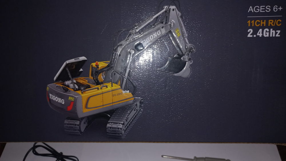 Grue telecommand�e 20 La Goulafri�re (27)