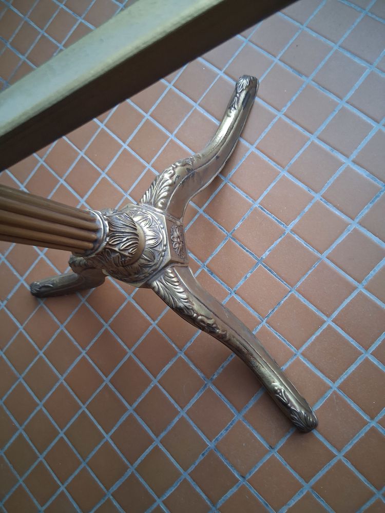 Gueridon avec son marbre 50 Dang�-Saint-Romain (86)