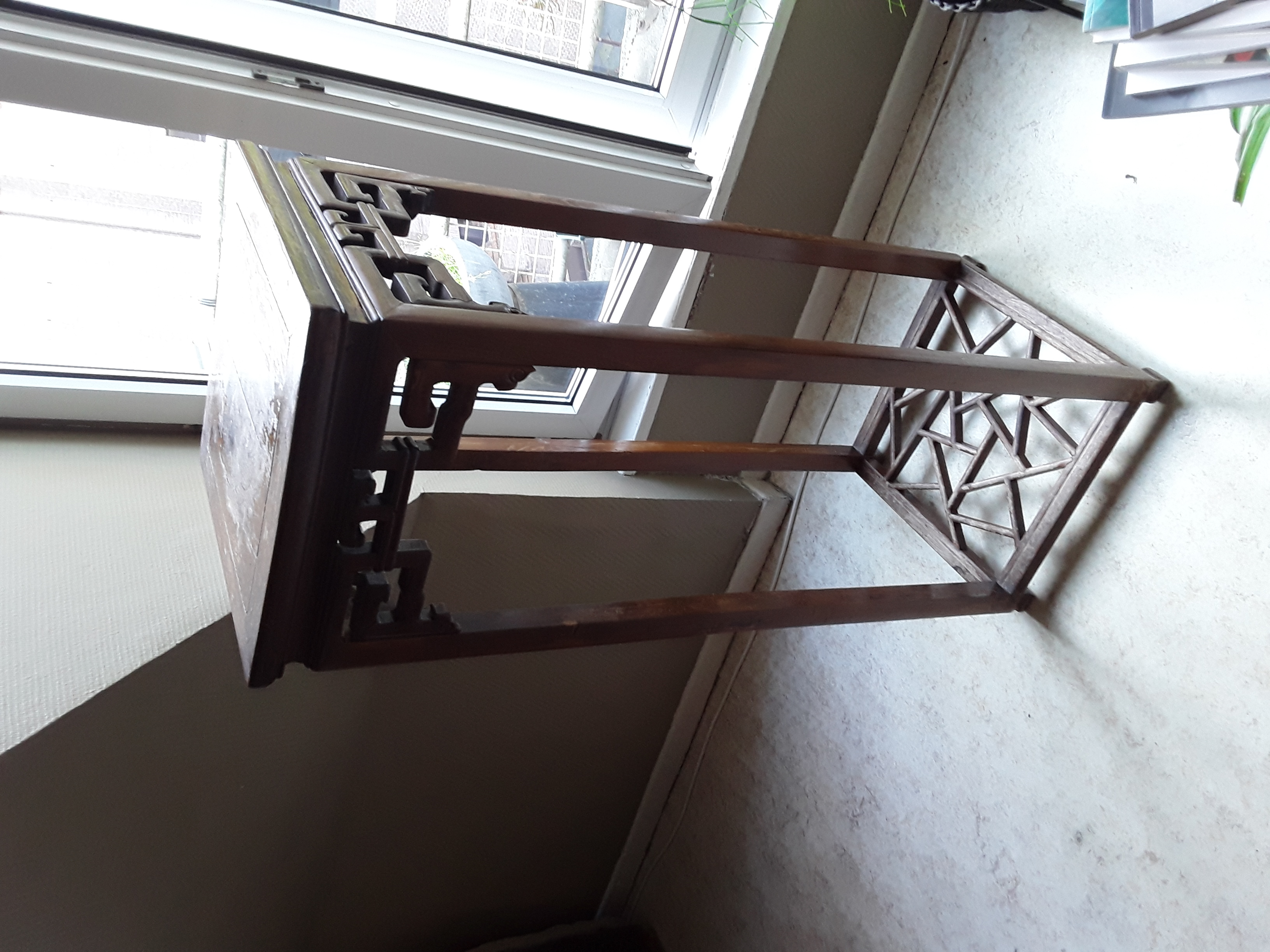 Gu�ridon en bois exotique chinoise date du d�but du XXe 0 Lille (59)