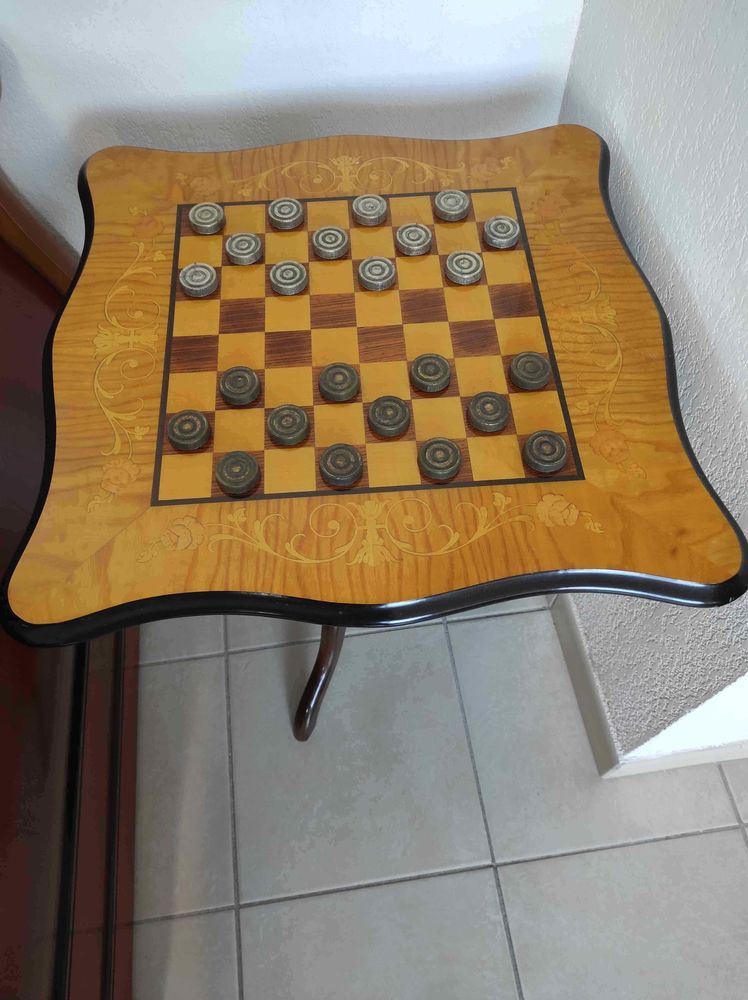 Gu�ridon damier 50 La Seyne-sur-Mer (83)