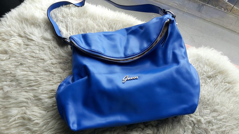sac  Guess bleu 20 Perpignan (66)