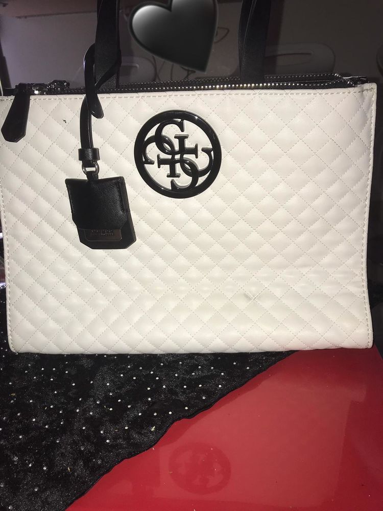 Sac guess  neuve 60 Coubron (93)
