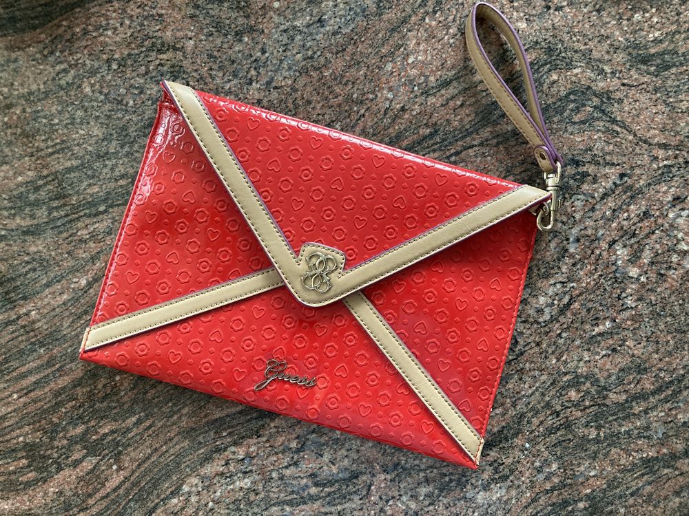 Guess pochette cuir verni rouge 15 Ghyvelde (59)