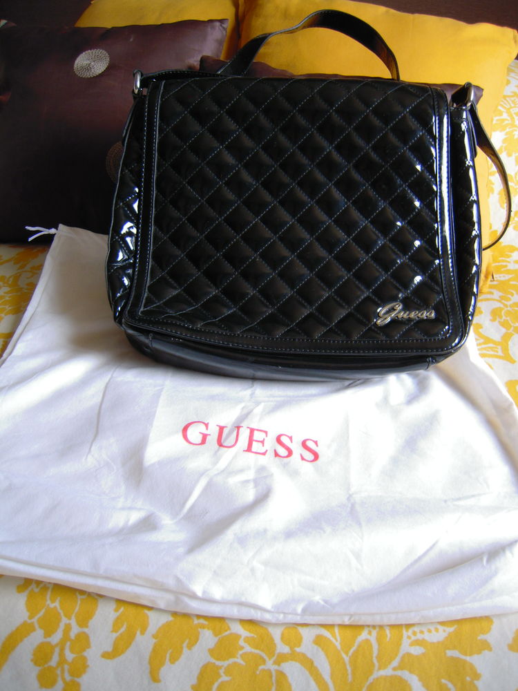 sac GUESS 40 Poussan (34)
