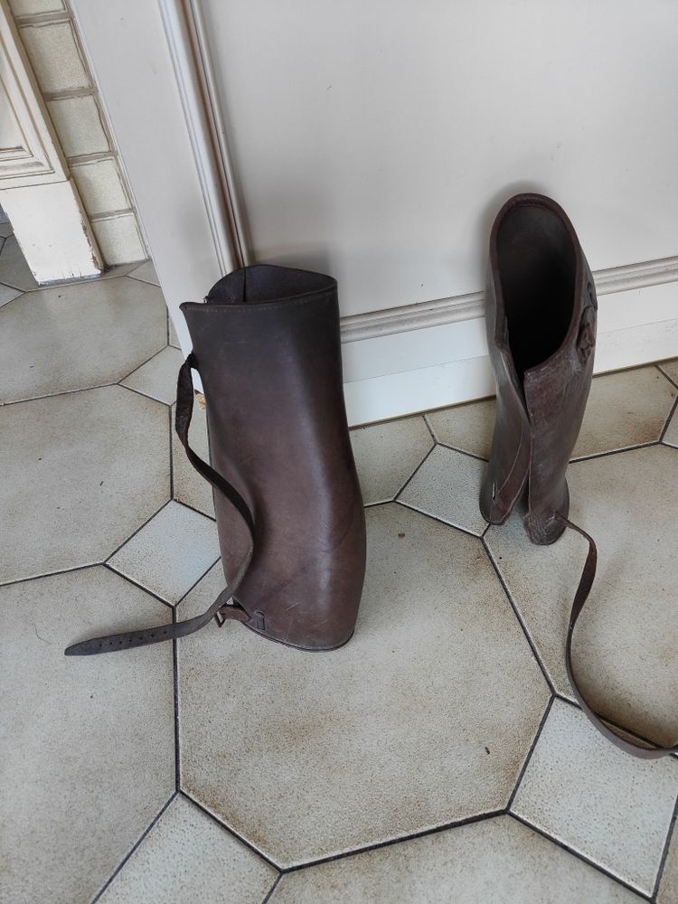 Gu�tres cuir 1914 /1918 80 Douai (59)