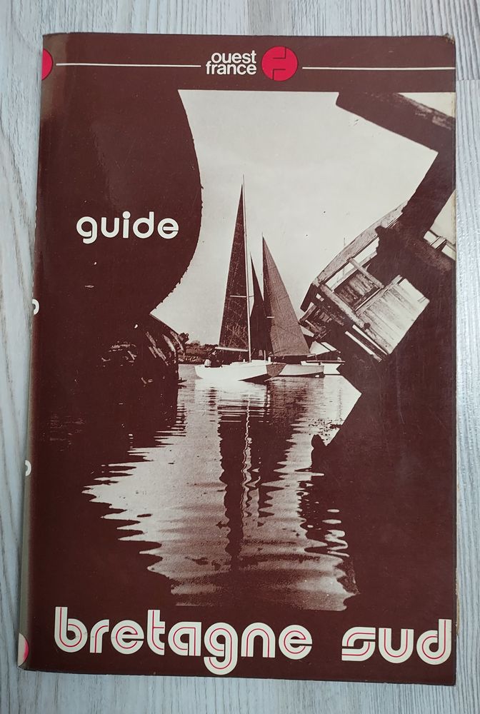 Guide Ouest France Bretagne sud 5 Saint-Cirq-Lapopie (46)