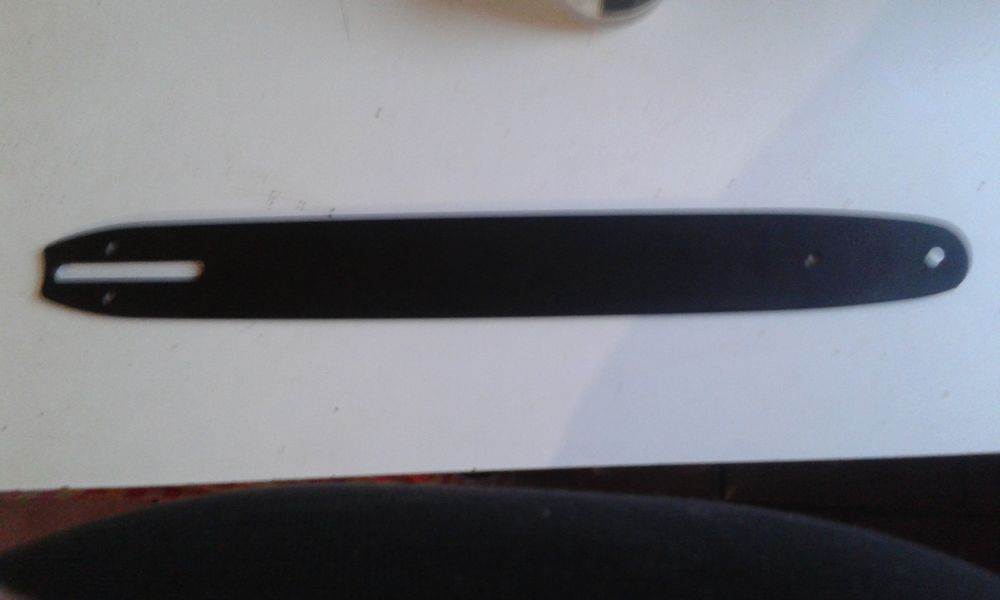 Guide tron�onneuse universel . 20 G�n�rargues (30)