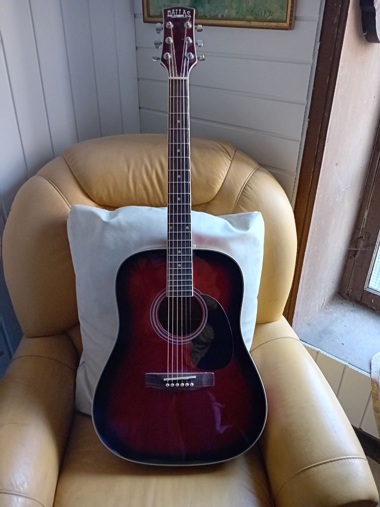 guitare  acoustique dallas 38 Ambert (63)