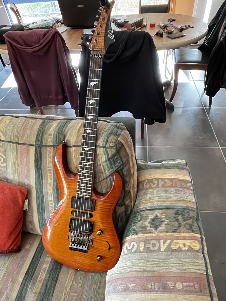 Guitare Lag Arkane AF200
600 Redon (35)