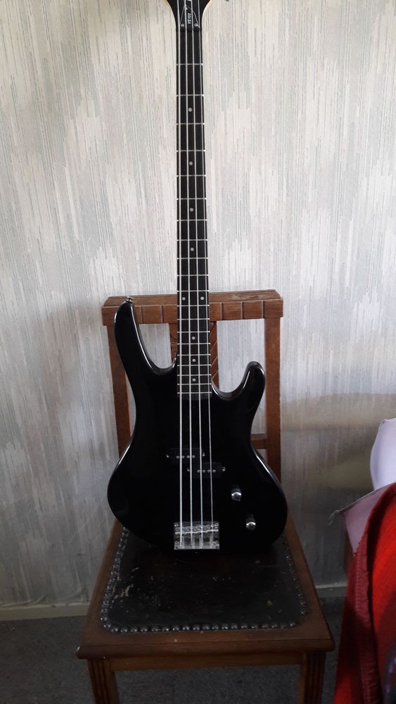 Guitare basse �lectrique 350 Montreuil (93)