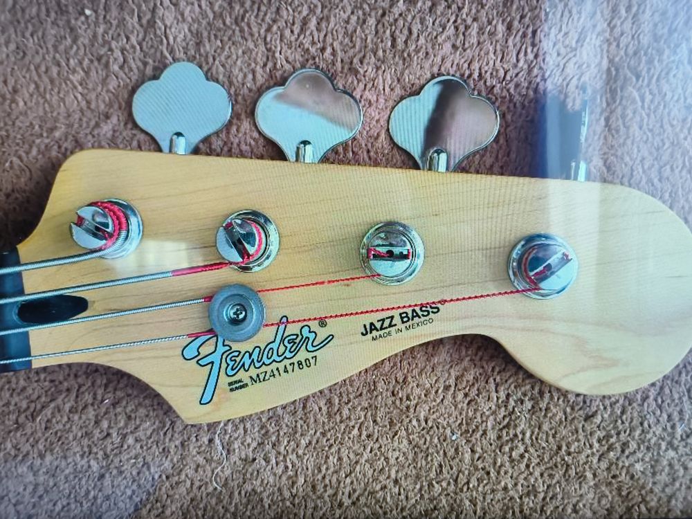 Guitare basse fender 550 Fr�jus (83)