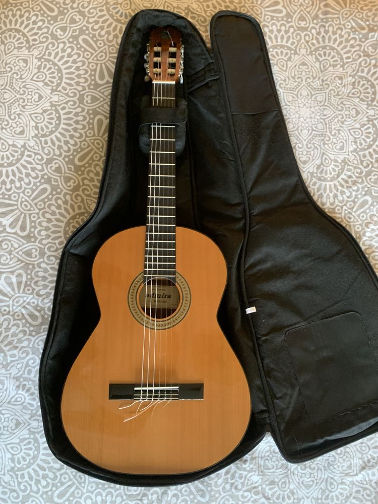 Guitare classique Admira Malaga 180 Beaurepaire (38)