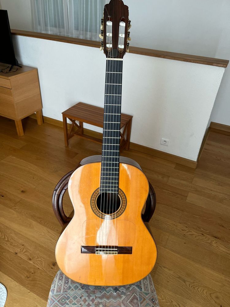 Guitare classique de luthier 599 Hy�res (83)