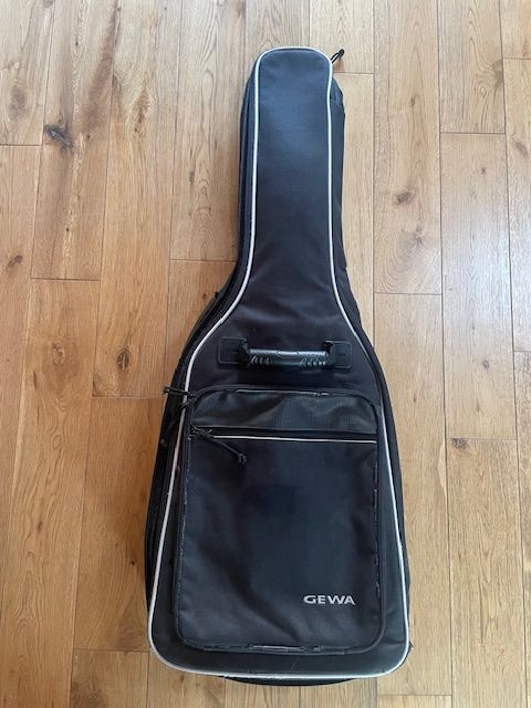Guitare classique Yamaha CGS-103 taille 3/4 avec housse
100 Viuz-en-Sallaz (74)