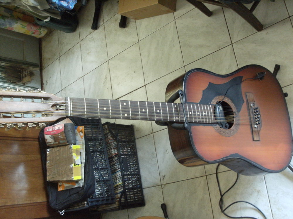 GUITARE 12 CORDES 1972    MELODY GUITAR 0 Rablay-sur-Layon (49)