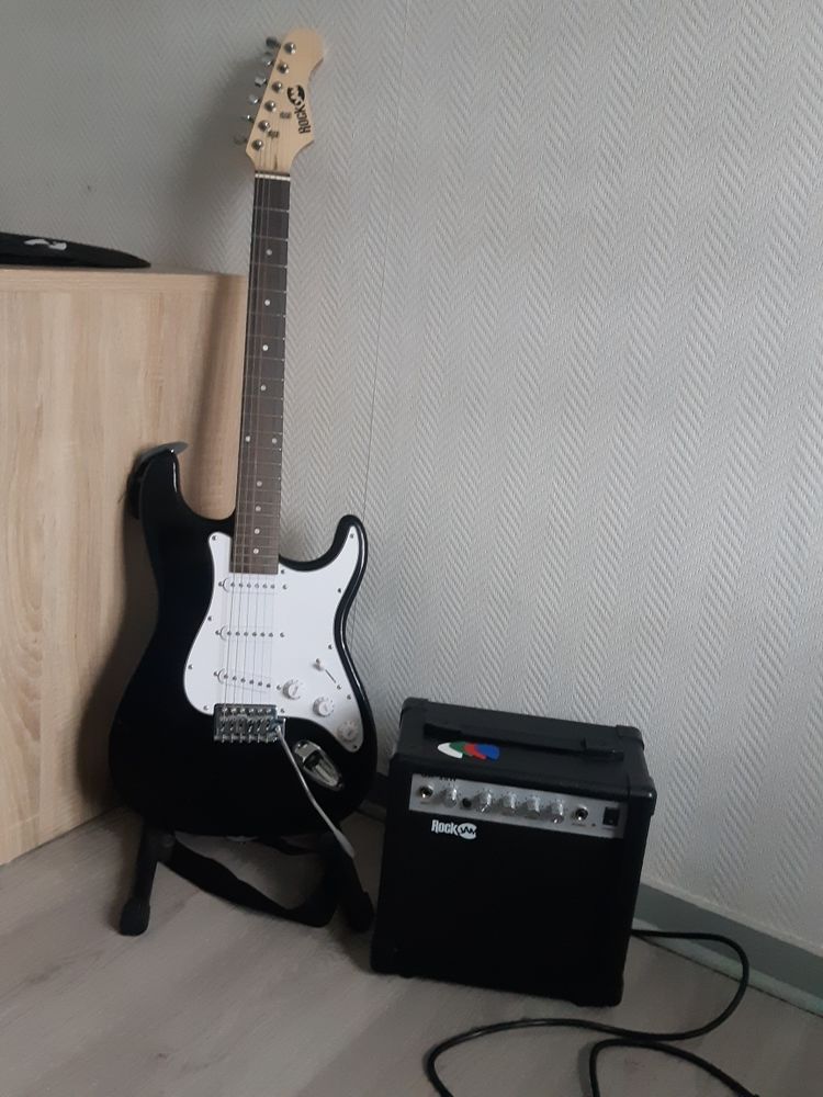Guitare �lectrique   ampli 100 Ronchin (59)