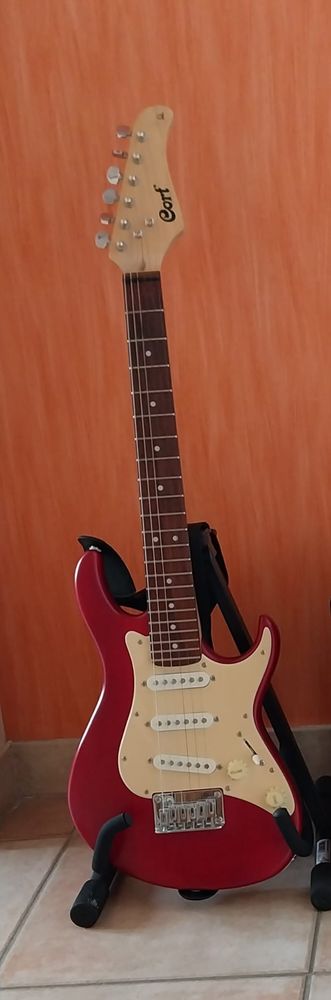 Guitare �lectrique 3/4 CORT 110 Saint-Marcel (71)
