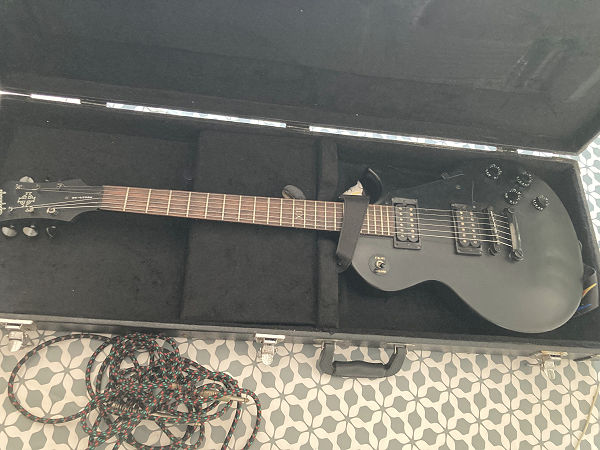 Guitare electrique Epiphone Goth Les Paul Studio 200 Macaye (64)