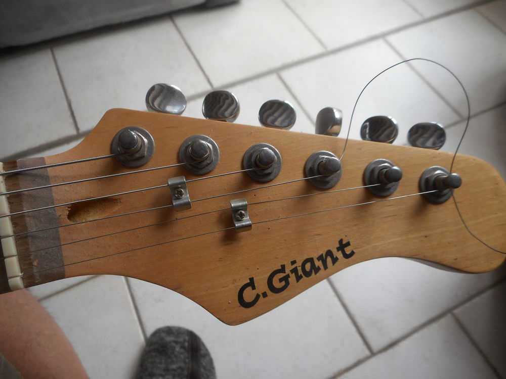 guitare �lectrique c Giant faire prix 0 Saran (45)