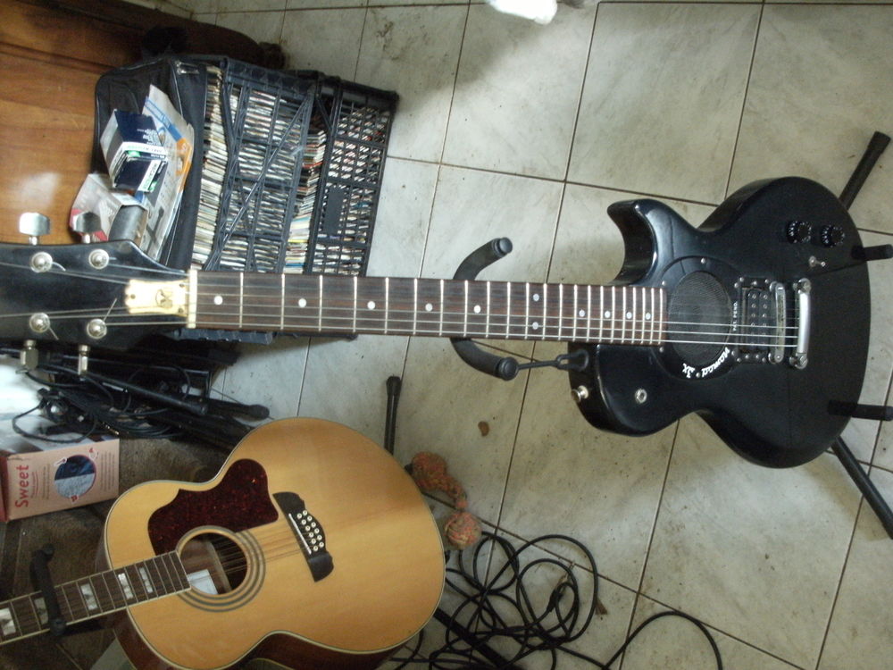 GUITARE ELECTRIQUE HONDO NOMAD X 3 made in japan 1981 0 Rablay-sur-Layon (49)