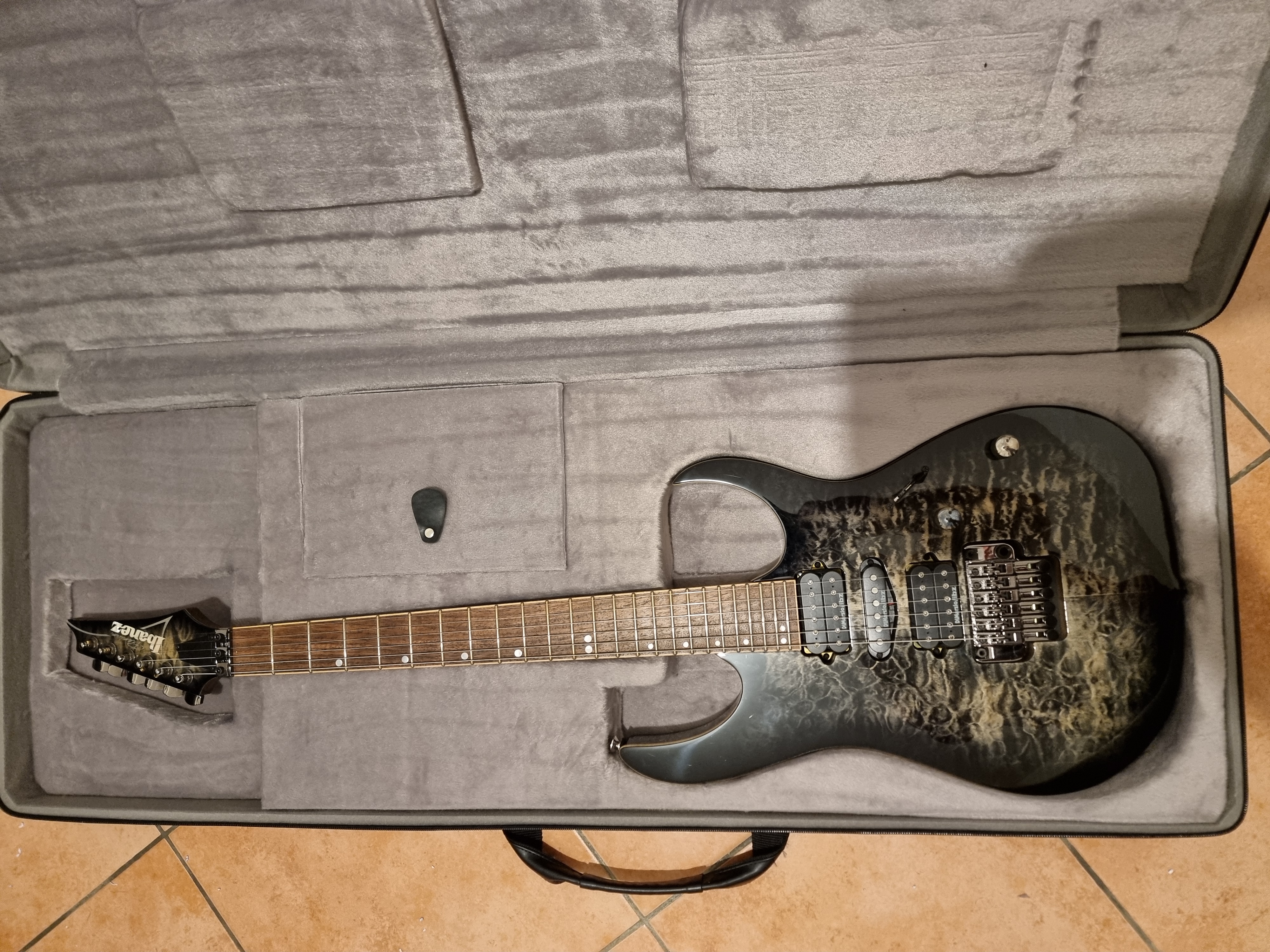 guitare �lectrique ibanez premium RG970 450 Toulouse (31)