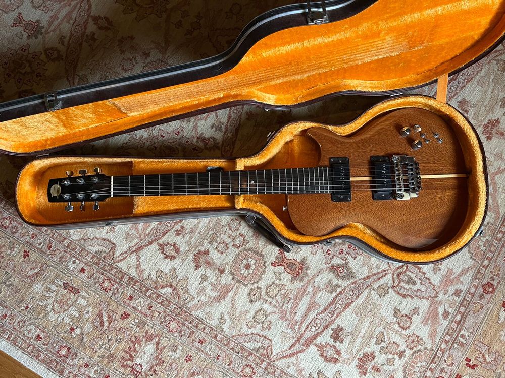 Guitare �lectrique originale
0 Montignac (24)