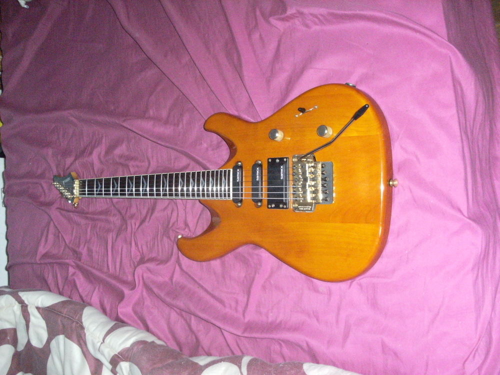 guitare electrique SAMICK SR 660 YN  (coree) 92 150 Rablay-sur-Layon (49)