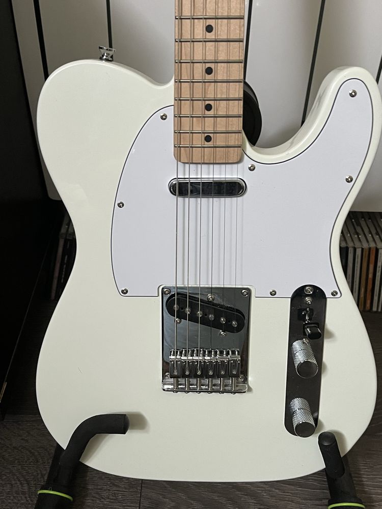 Guitare �lectrique Squier by Fender 140 Rochefort-en-Yvelines (78)
