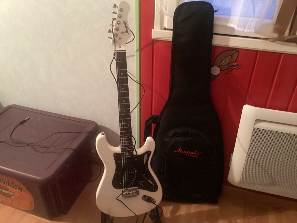 Guitare �lectrique 200 Saint-Martin-du-Fr�ne (01)