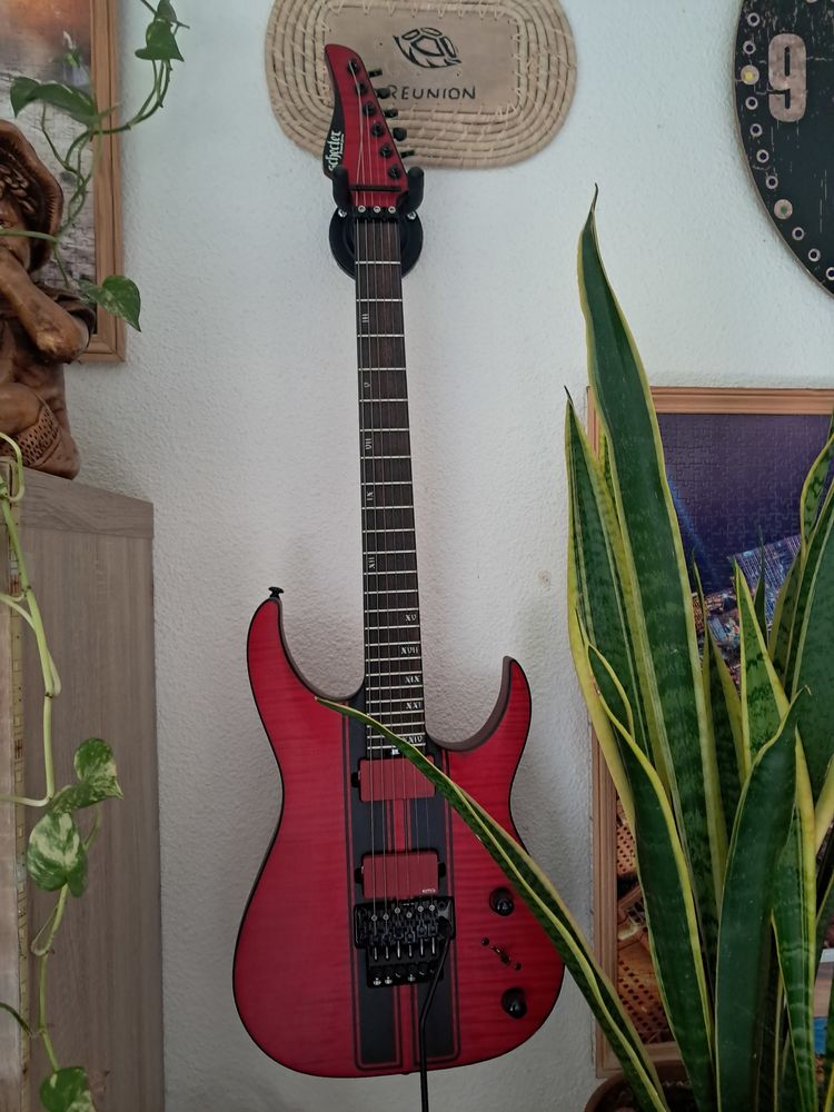 AV GUITARE ELECTRIQUE 700 Bergerac (24)