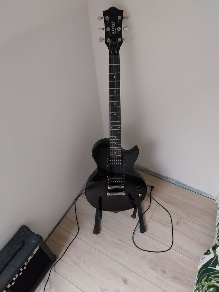 Guitare �lectrique 180 L�cousse (35)