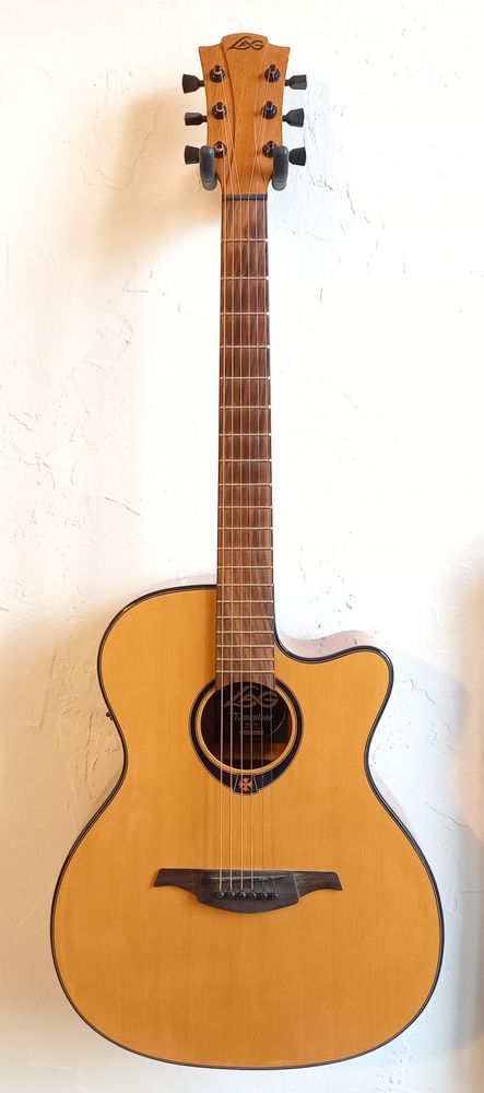 Guitare �lectro-acoustique 180 Laign�-en-Belin (72)