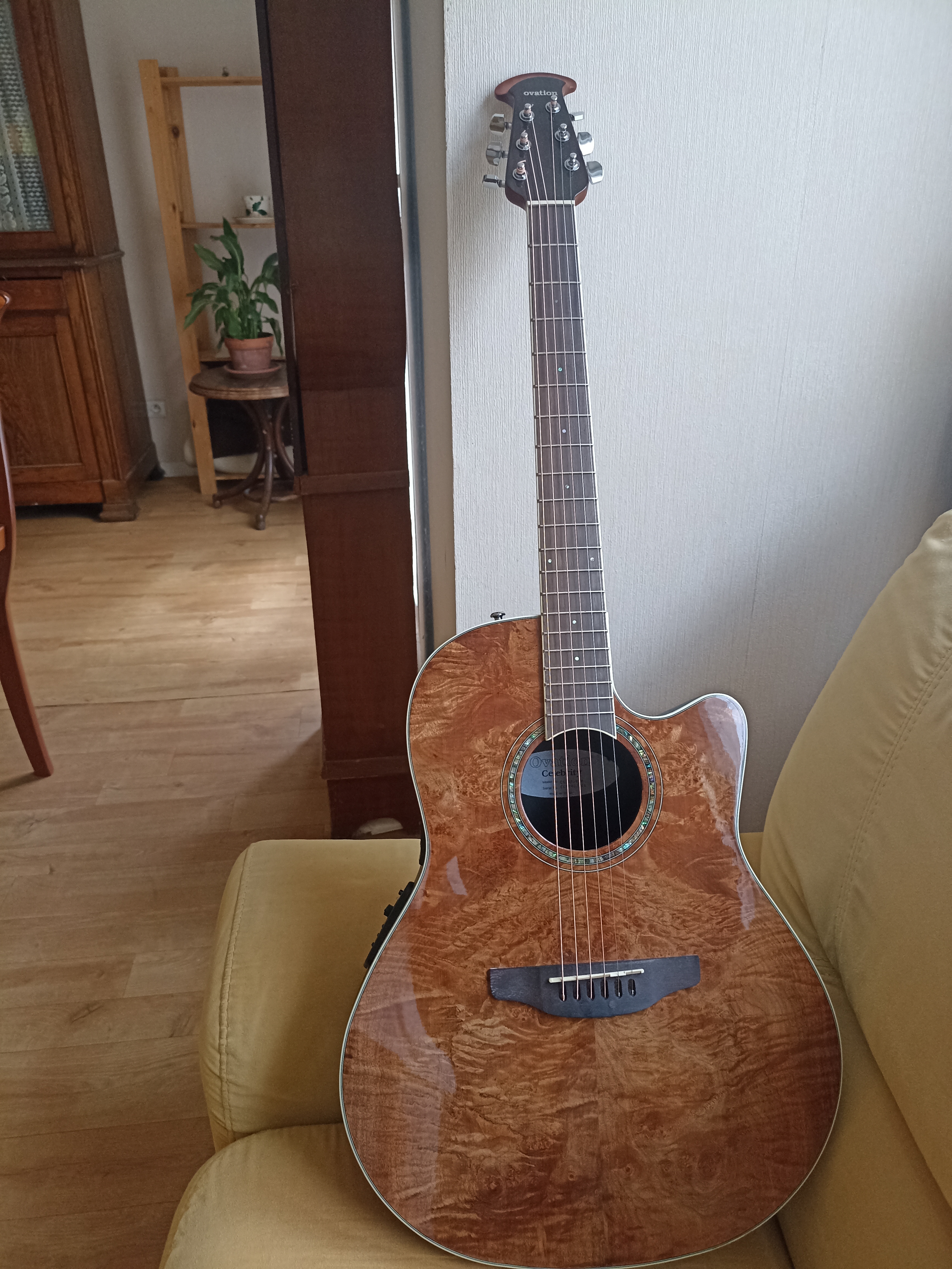 Guitare �lectro acoustique ovation celebrity CS24P-NBM 290 Reims (51)