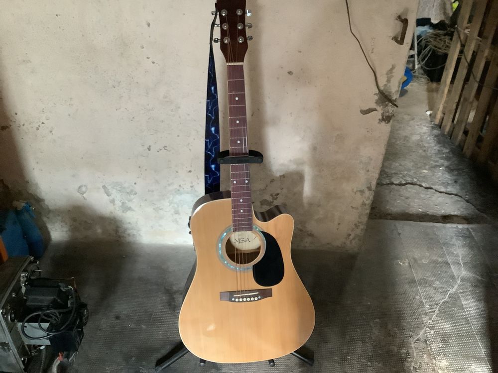 GUITARE ELECTROACOUSTIQUE 100 Hambach (57)