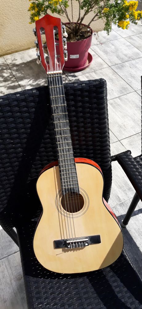 Guitare enfant 20 Ploun�venter (29)