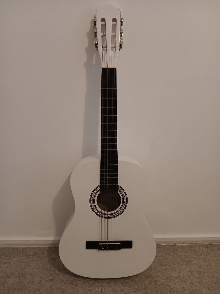 Guitare  60 euros 0 Roubaix (59)