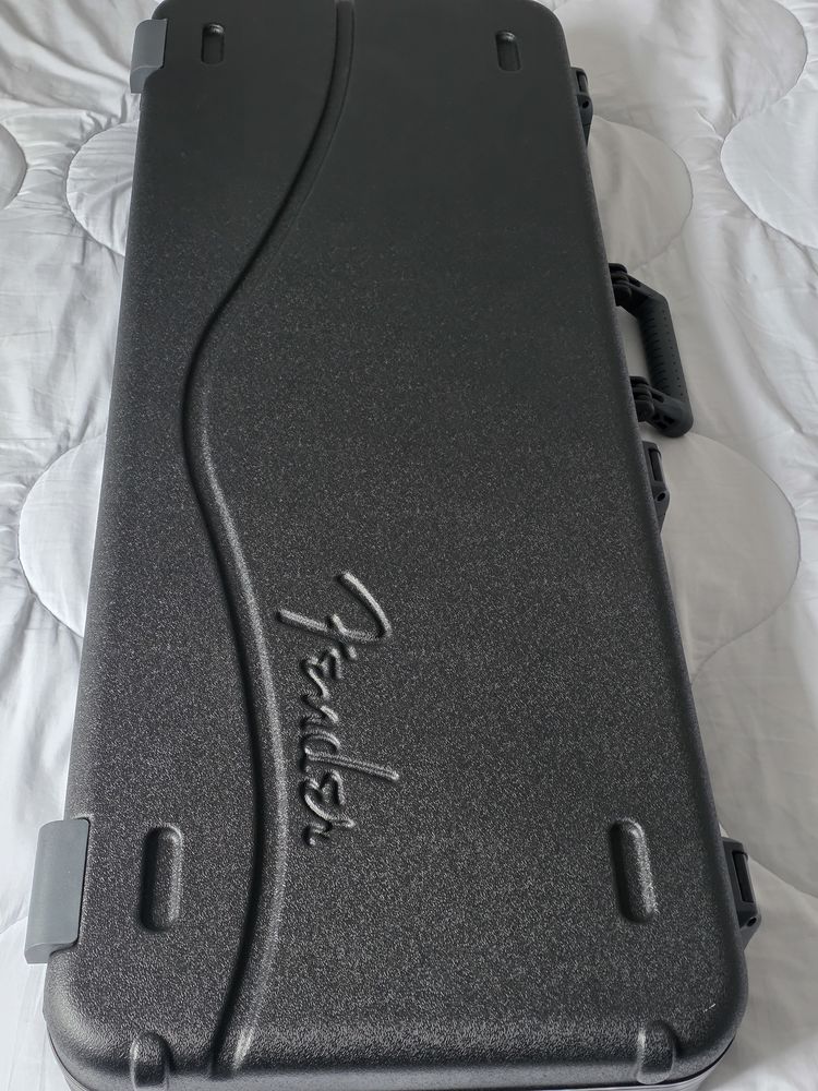 Guitare Fender Stratocaster American Professional lll 1700 Libourne (33)