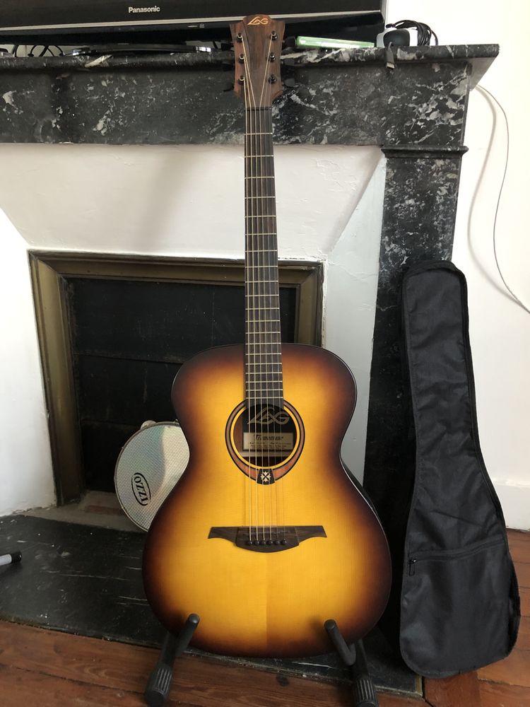 Guitare folk LAG 400 Nantes (44)