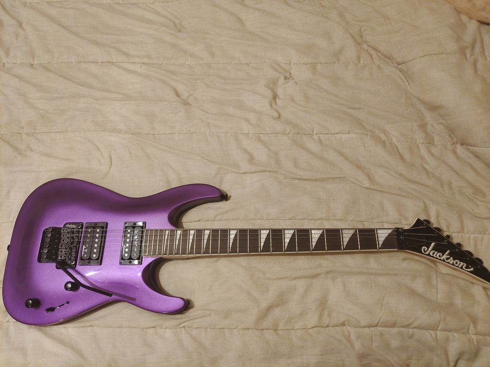 Guitare Jackson Dinky AH Violette 300 Magland (74)