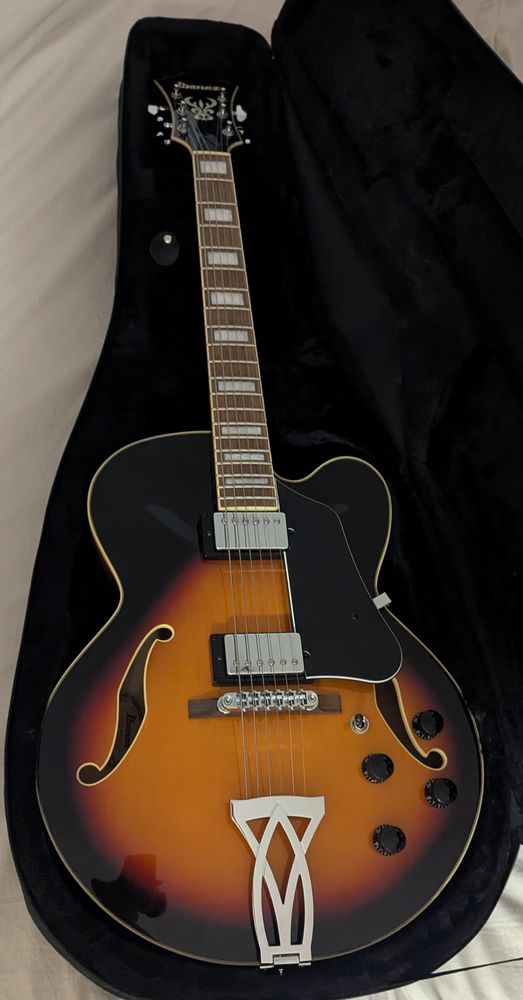 Guitare jazz Ibanez AF75BS  Artcore  Etat Neuve-Etui Tobago 350 Taverny (95)