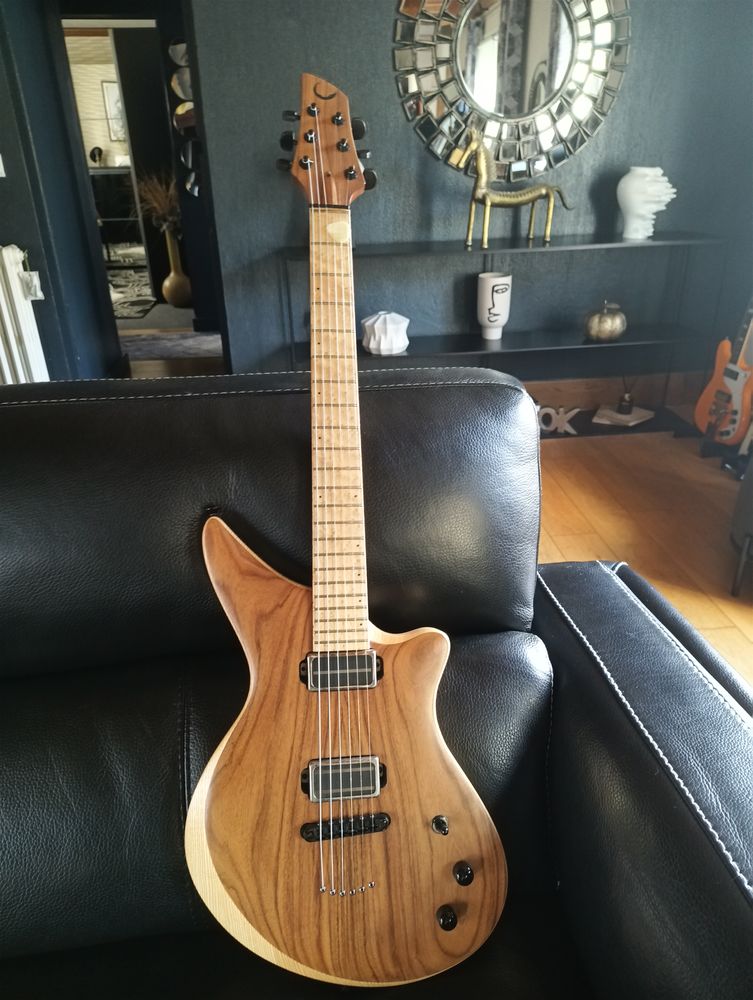 GUITARE DE LUTHIER FRANCK CLAISE (Douai) 1290 Colleville-Montgomery (14)