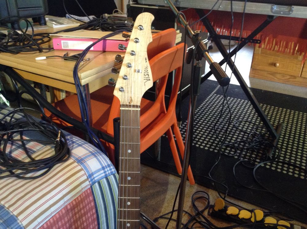 guitare type strat 50 Reyn�s (66)