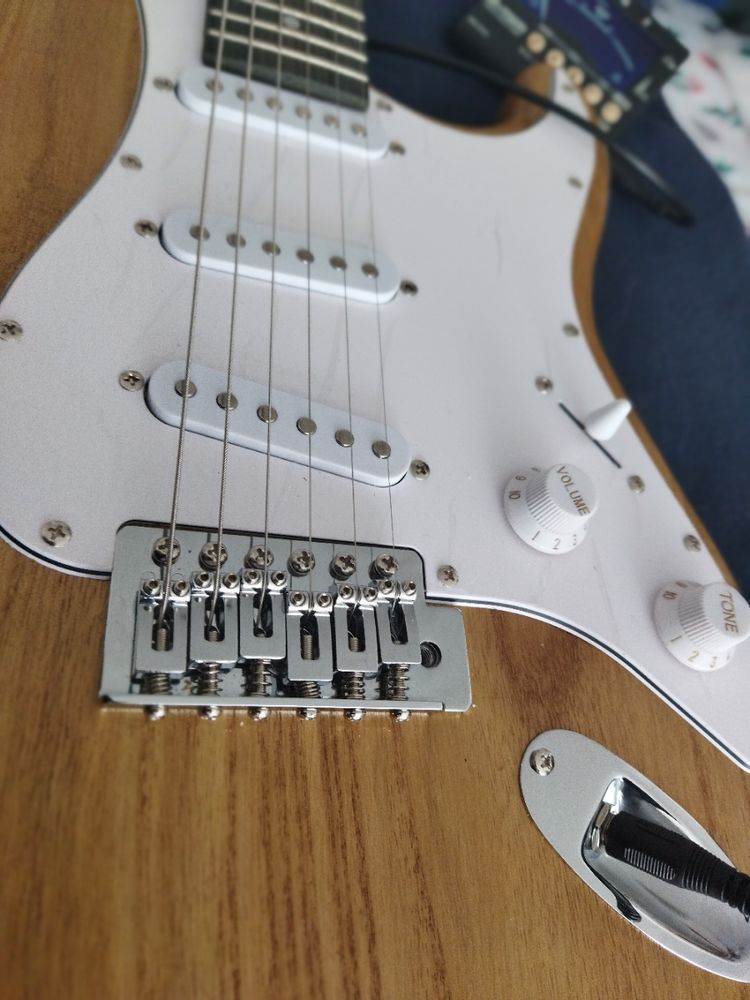 Guitare type Stratocaster 130 Tours (37)