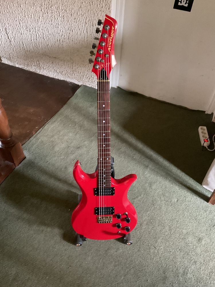 Guitare VANTAGE AVENGER 250 Dompaire (88)