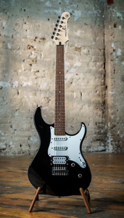 guitare yamaha 112v, neuve jamais utilis� 250 Lyon 1 (69)