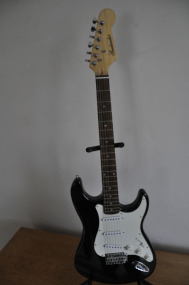 guitare 
90 Bologne (52)