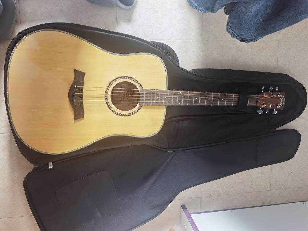 Guitare 130 Sainte-Genevi�ve-des-Bois (91)