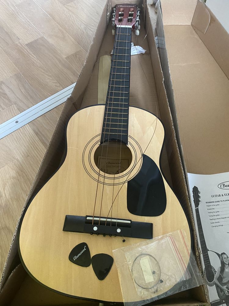 Guitare 10 Saint-Hilaire-de-Riez (85)