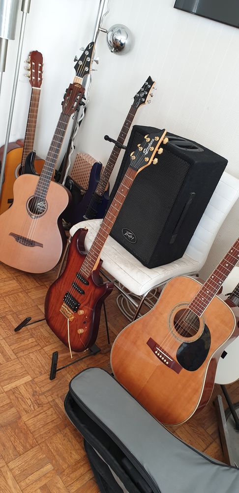 GuitareSSS diff&eacute;rentes Instruments de musique