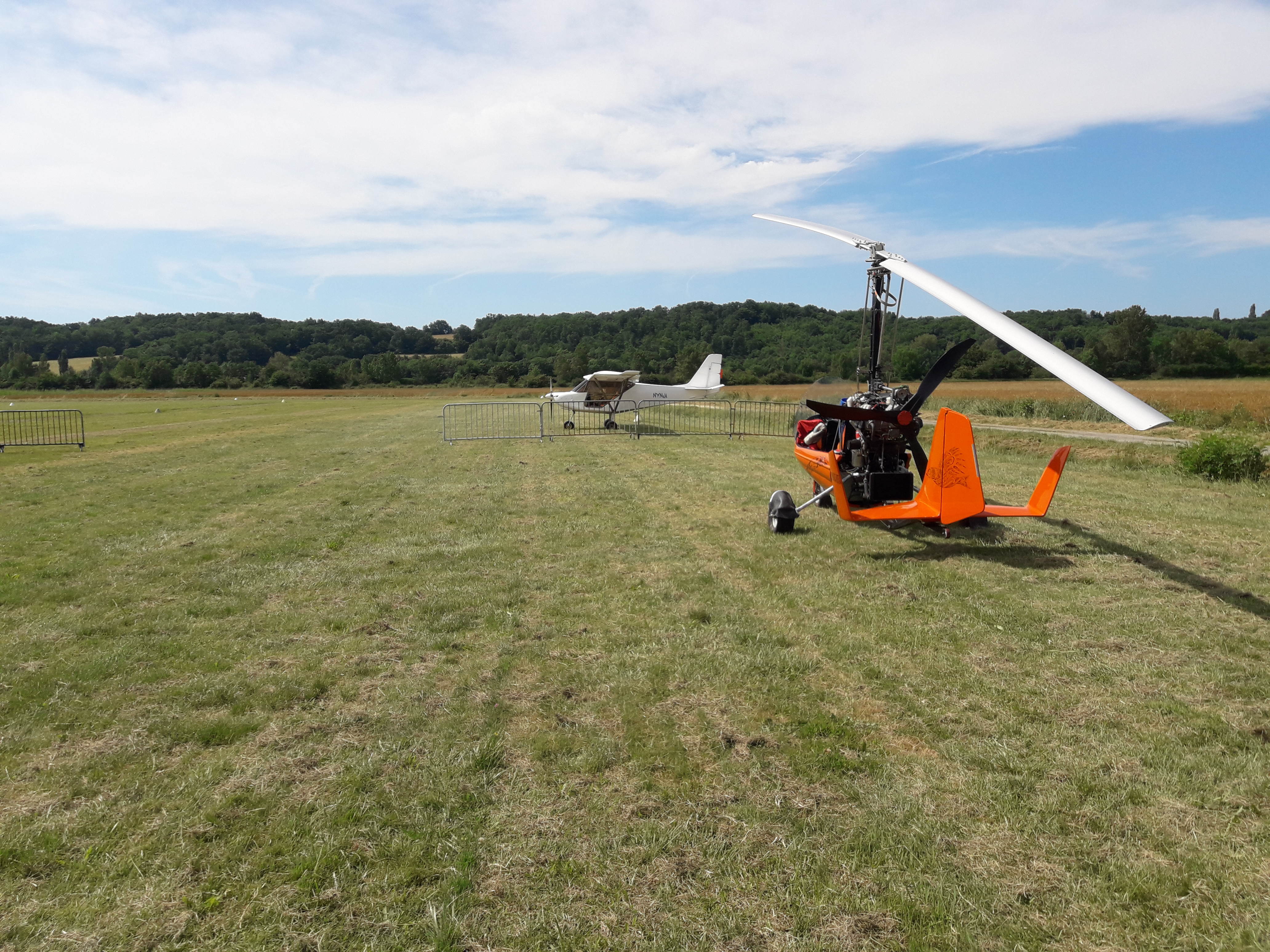 Ulm gyro bi.bumble bee.2 jeux de carenage ar.ete et hiver. 42000 Pauligne (11)